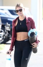 SHAUNA SEXTON Headig to Yoga Class in Los Angeles 10/05/2018