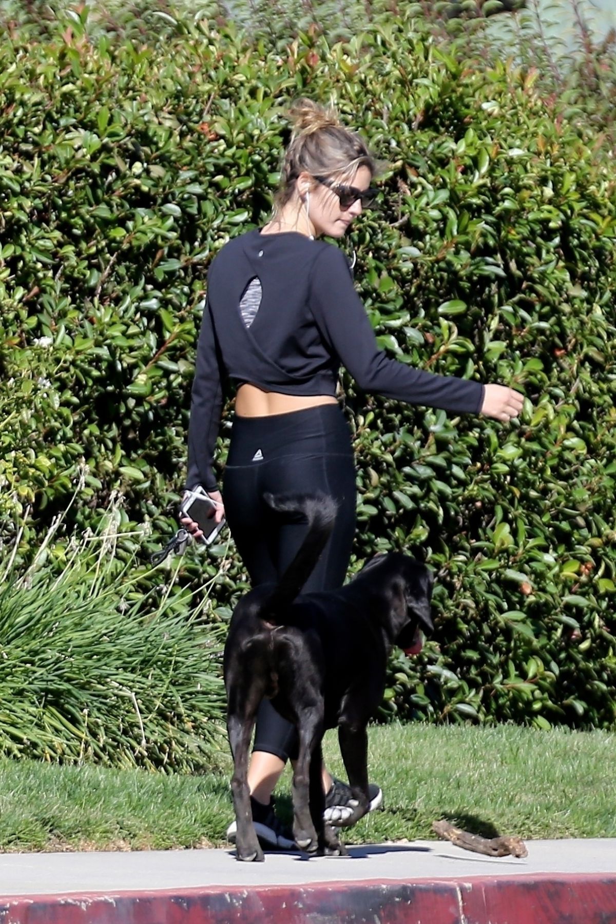 SHAUNA SEXTON Out with Her Dog in Los Angeles 10/15/2018 – HawtCelebs