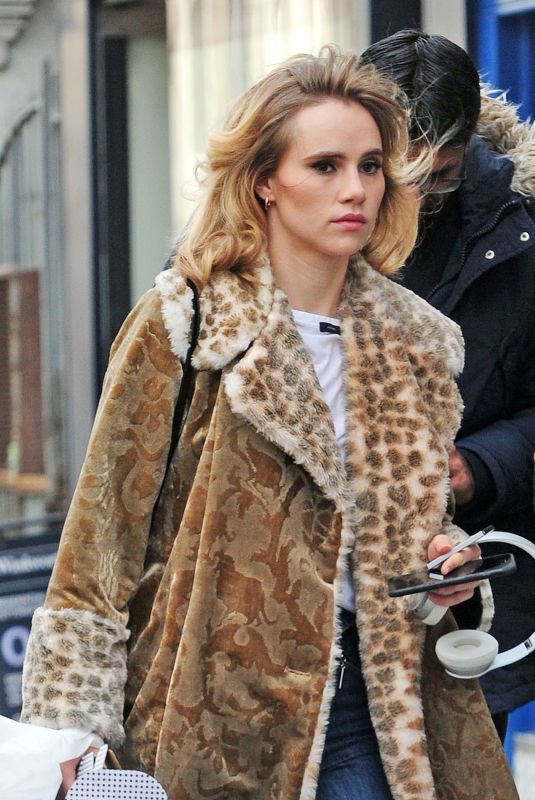 SUKI WATERHOUSE Out Shopping in Notting Hill 10/23/2018
