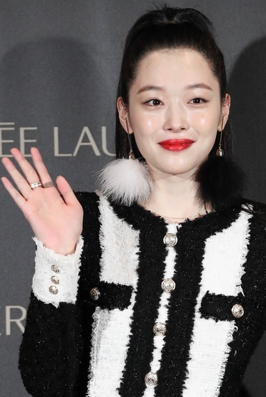 SULLI at Estee Lauder Promotion in Seoul 10/10/2018