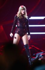 TAYLOR SWIFT at American Music Awards in Los Angeles 10/09/2018