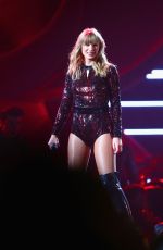TAYLOR SWIFT at American Music Awards in Los Angeles 10/09/2018