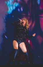 TAYLOR SWIFT Performs at Reputation Stadium Tour in Arlington 10/07/2018