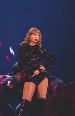 TAYLOR SWIFT Performs at Reputation Stadium Tour in Arlington 10/07/2018
