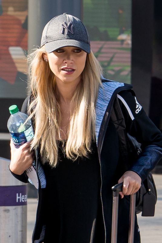 UNA HEALY at Heathrow Airport in London 10/05/2018