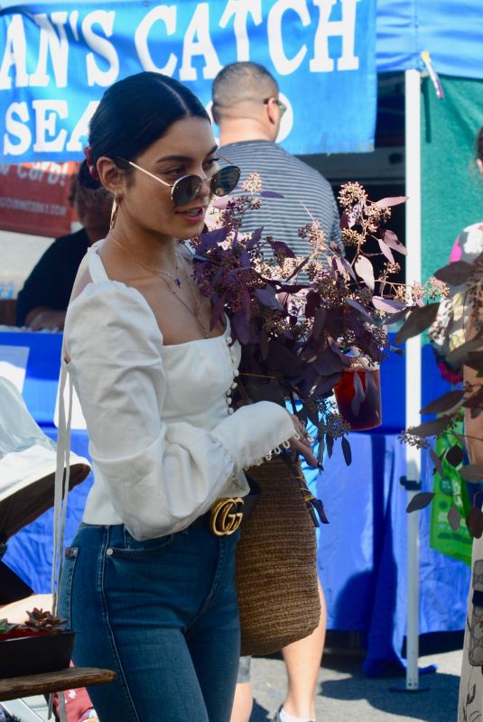 VANESSA HUDGENS Shopping at Farmers Market in Los Angeles 10/21/2018