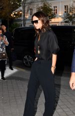 VICTORIA BECKHAM Out and About in Paris 09/27/2018