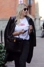 WANDA NARA Out Shopping in Milan 10/18/2018