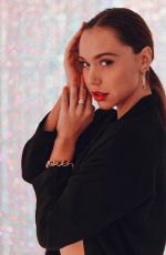 ALEXIS REN on the Set of a Photoshoot in Japan, November 2018