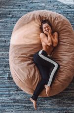 ALEXIS REN on the Set of a Photoshoot in Los Angeles, November 2018