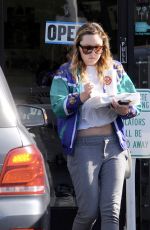 AMANDA BYNES Out for Pizza in Los Angeles 11/15/2018