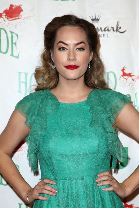 ANNIKA NOELLE at Hollywood Christmas Parade 11/25/2018