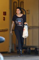 ARIEL WINTER Leaves CVS Pharmacy in Studio City 11/14/2018