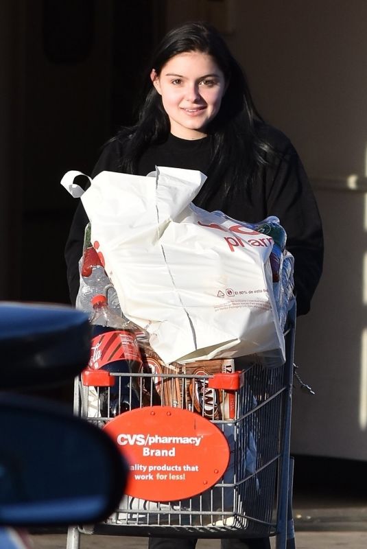 ARIEL WINTER Shopping at Papyrus in Studio City 11/08/2018