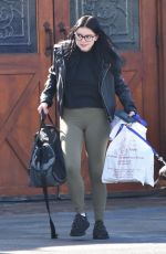 ARIEL WINTER Taking Her Dog to Vet in Sherman Oaks 11/25/2018