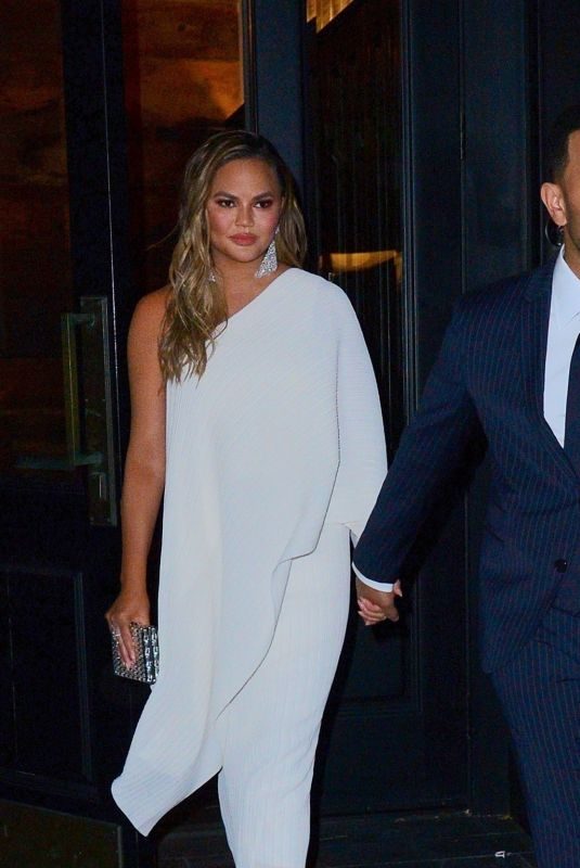 CHRISSY TEIGEN Heading Glamour Awards in New York 11/12/2018