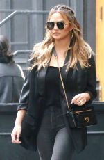 CHRISSY TEIGEN Leaves Her Apartment in New York 11/13/2018