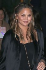 CHRISSY TEIGEN Leaves Her Apartment in New York 11/13/2018