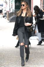 CHRISSY TEIGEN Leaves Her Apartment in New York 11/13/2018