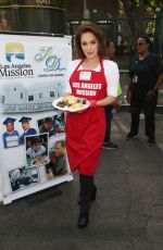 CHRISTINA DEROSA at Los Angeles Mission Thanksgiving Event 11/21/2018
