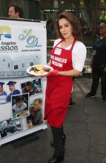 CHRISTINA DEROSA at Los Angeles Mission Thanksgiving Event 11/21/2018