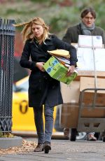 CLAIRE DANES and Hugh Dancy Out Shopping in New York 11/09/2018