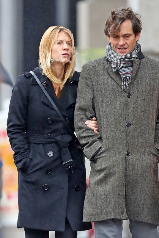 CLAIRE DANES and Hugh Dancy Out Shopping in New York 11/09/2018