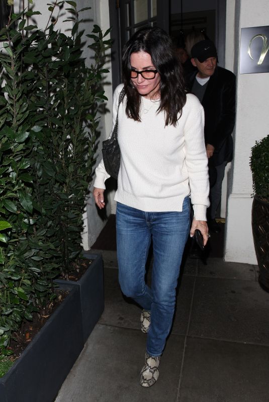 COURTENEY COX at Madeo Restaurant in Los Angeles 11/17/2018