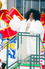 DIANA ROSS at 2018 Macy