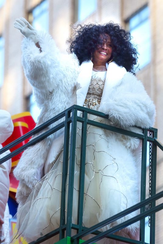 DIANA ROSS at 2018 Macy
