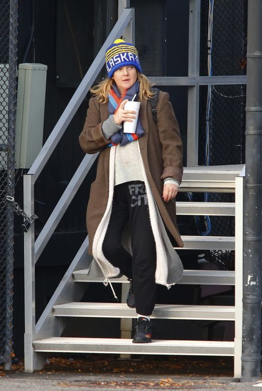 DREW BARRYMORE at a Heliport in New York 11/26/2018