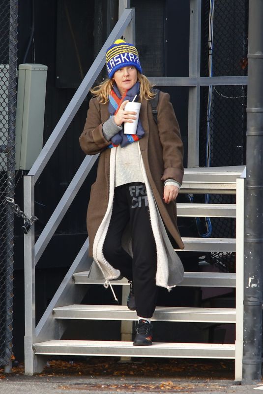 DREW BARRYMORE at a Heliport in New York 11/26/2018