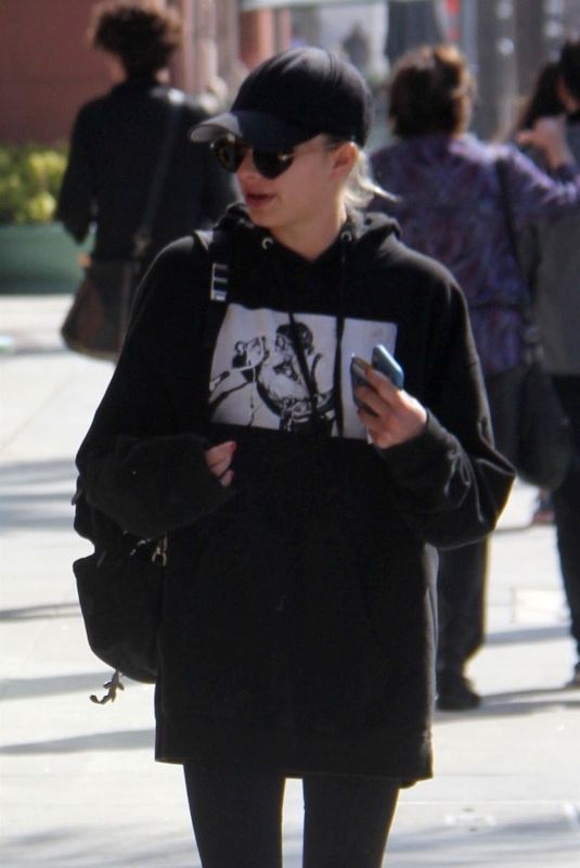 EMMA ROBERTS Leaves a Gym in Beverly Hills 11/08/2018