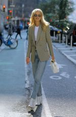 FRIDA AASEN at Victoria