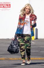 GWEN STEFANI Out and About in Los Angeles 11/12/2018