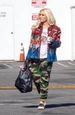 GWEN STEFANI Out and About in Los Angeles 11/12/2018