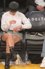 HALSEY at LA Lakers and Utah Jazz Game in Los Angeles 11/23/2018