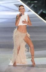 HALSEY Performs at Victoria’s Secret 2018 Show in New York 11/08/2018