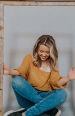 JADE PETTYJOHN on the Set of a Photoshoot, November 2018