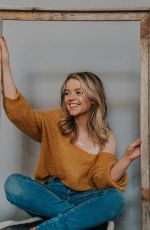 JADE PETTYJOHN on the Set of a Photoshoot, November 2018