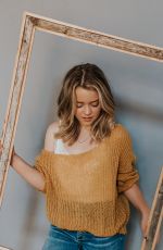 JADE PETTYJOHN on the Set of a Photoshoot, November 2018