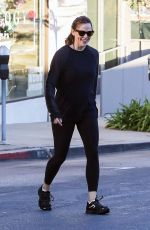 JENNIFER GARNER Leaves a Gym in Brentwood 11/03/2018