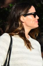 JENNIFER GARNER Out and About in Los Angeles 11/03/2018