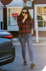 JENNIFER GARNER Out for Lunch in Brentwood 11/02/2018