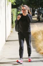 JENNIFER GARNER Out in Los Angeles 11/06/2018