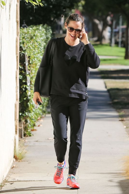 JENNIFER GARNER Out in Los Angeles 11/06/2018