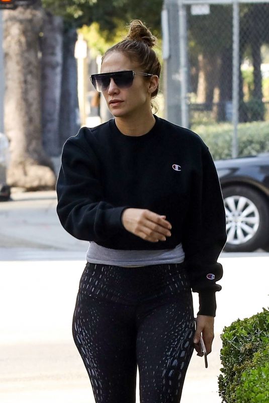 JENNIFER LOPEZ at a Gym in Los Angeles 11/18/2018
