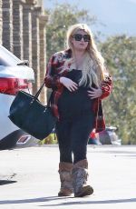 JESSICA SIMPSON Out Shopping in Calabasas 11/26/2018