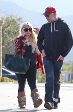 JESSICA SIMPSON Out Shopping in Calabasas 11/26/2018