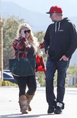 JESSICA SIMPSON Out Shopping in Calabasas 11/26/2018